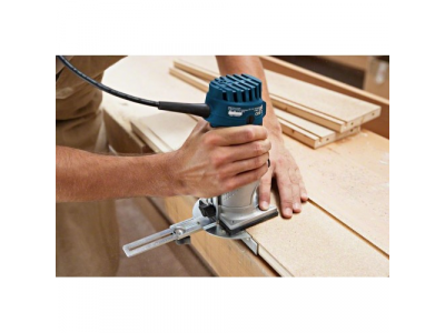 Кромочный фрезер GKF 600 от BOSCH Кромочный фрезер GKF 600